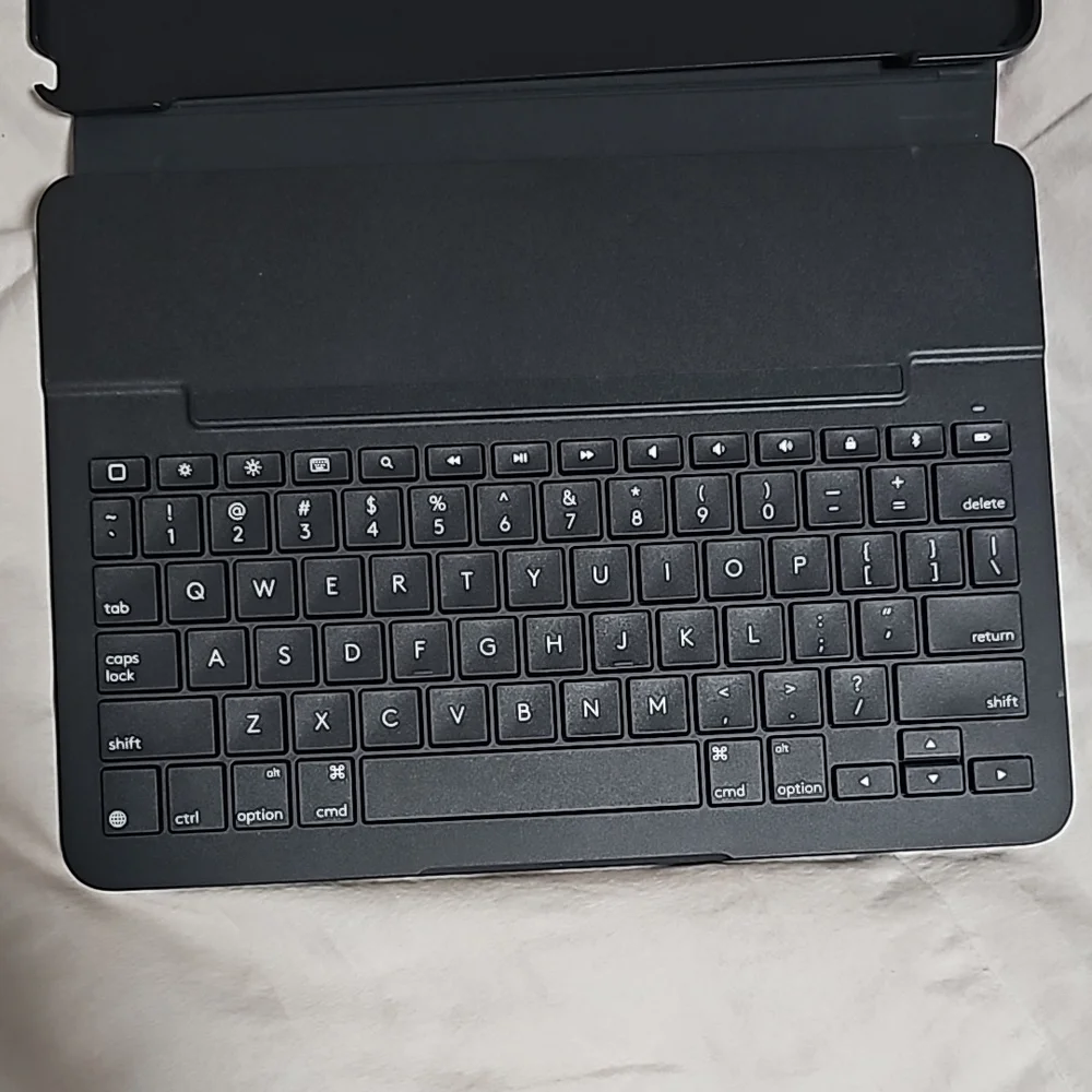 Logitech Black Tablet Case Slim Folio